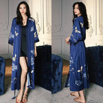 Kimono Élégant en Bleu Nuit pour Soirées Raffinées